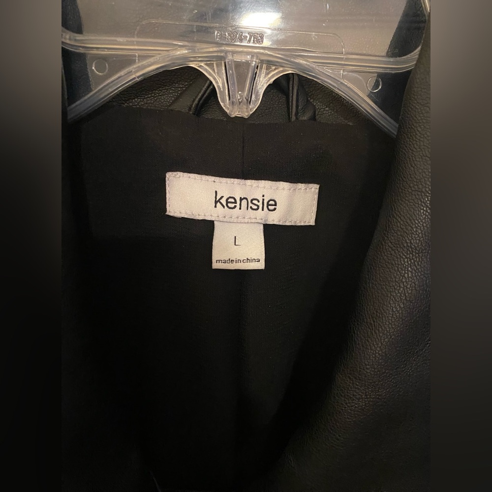Black Jacket - Picture 5 of 13
